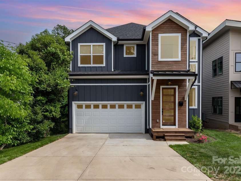 933 Tennyson Drive, Charlotte, NC 28208.  MLS# CAR4249434, YatesRealty ID 11712. 