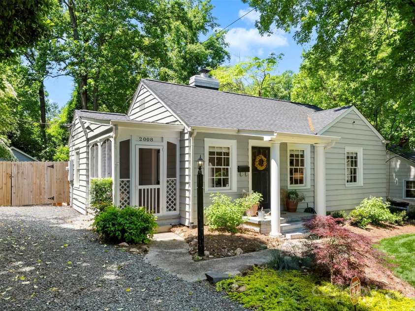 2008 Highland Street, Charlotte, NC 28208.  MLS# CAR4252481, YatesRealty ID 11713. 