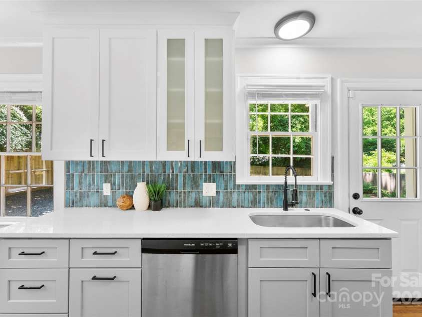 2008 Highland Street, Charlotte, NC 28208.  MLS# CAR4252481, YatesRealty ID 11713. 