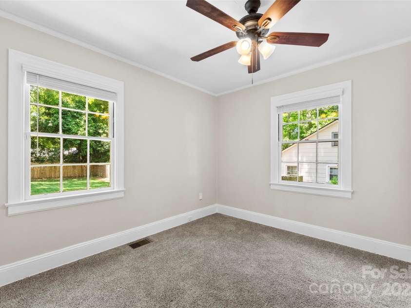2008 Highland Street, Charlotte, NC 28208.  MLS# CAR4252481, YatesRealty ID 11713. 