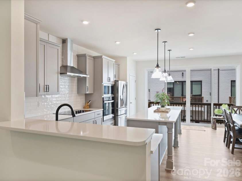2405 Magnolia Blossom Way, Charlotte, NC 28211.  MLS# CAR4369467, YatesRealty ID 11713. Kitchen