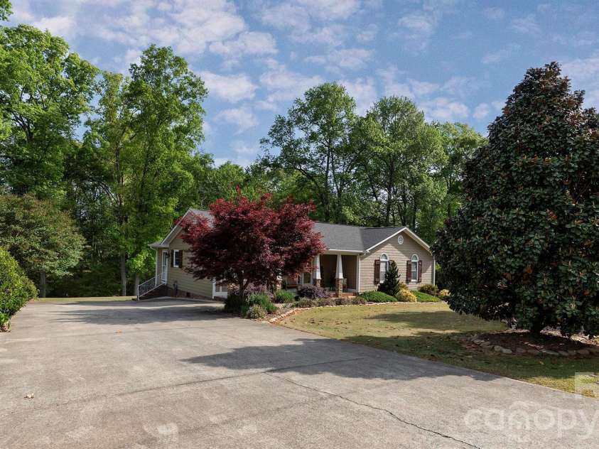 2322 Bearskin Lane, Monroe, NC 28110.  MLS# CAR4369625, YatesRealty ID 11714. 
