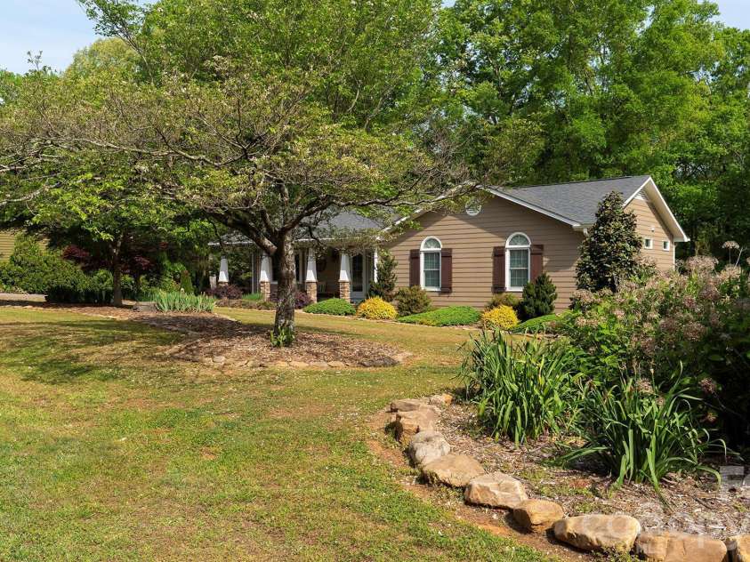 2322 Bearskin Lane, Monroe, NC 28110.  MLS# CAR4369625, YatesRealty ID 11714. 