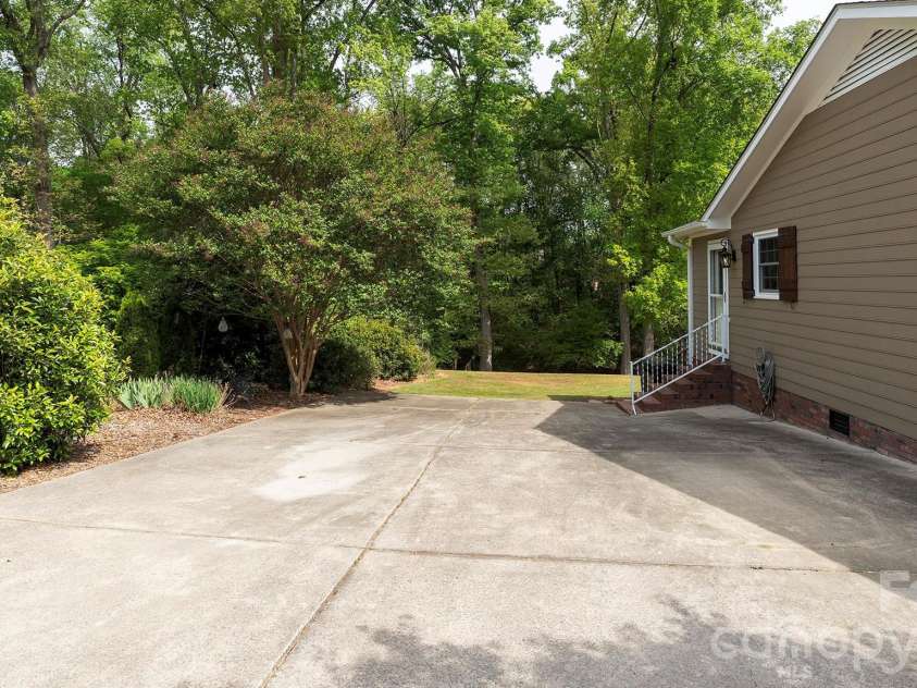 2322 Bearskin Lane, Monroe, NC 28110.  MLS# CAR4369625, YatesRealty ID 11714. 