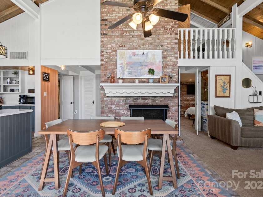 364 Catalina Drive, Mooresville, NC 28117.  MLS# CAR4272327, YatesRealty ID 11715. 