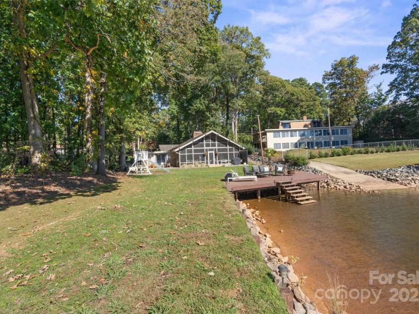 364 Catalina Drive, Mooresville, NC 28117.  MLS# CAR4272327, YatesRealty ID 11715. 