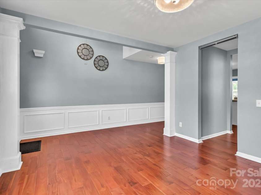 1216 Stourbridge Lion Drive, Charlotte, NC 28213.  MLS# CAR4246174, YatesRealty ID 11716. 