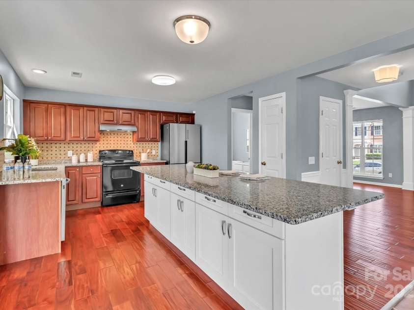 1216 Stourbridge Lion Drive, Charlotte, NC 28213.  MLS# CAR4246174, YatesRealty ID 11716. 