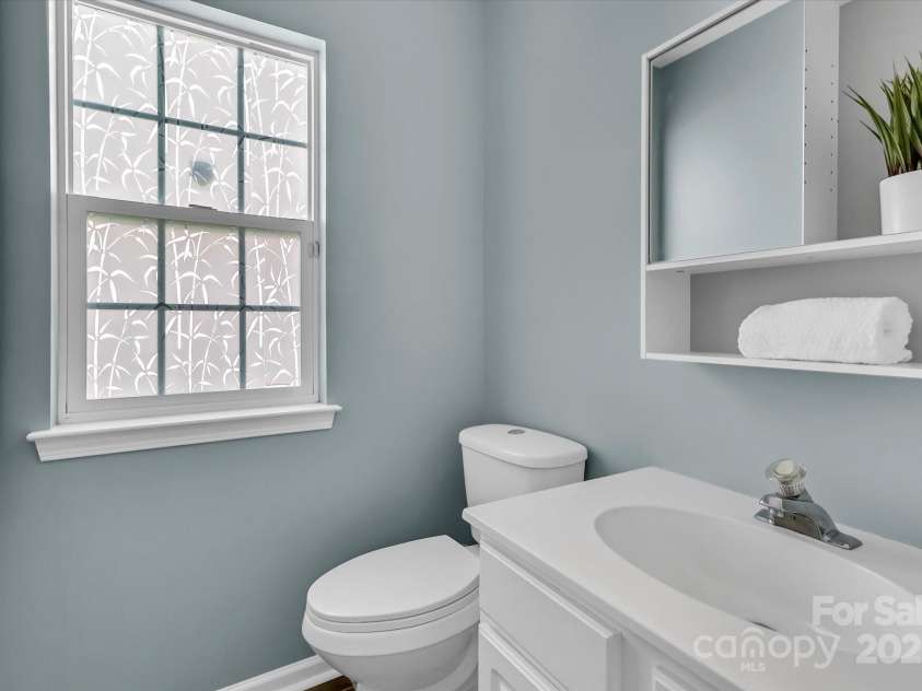 1216 Stourbridge Lion Drive, Charlotte, NC 28213.  MLS# CAR4246174, YatesRealty ID 11716. 