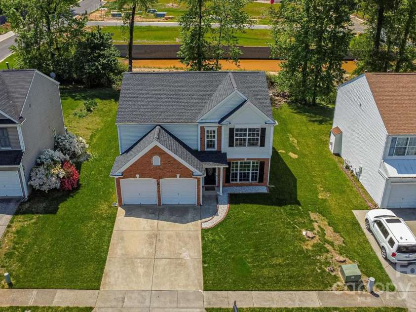1216 Stourbridge Lion Drive, Charlotte, NC 28213.  MLS# CAR4246174, YatesRealty ID 11716. 