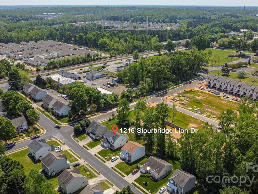 1216 Stourbridge Lion Drive, Charlotte, NC 28213.  MLS# CAR4246174, YatesRealty ID 11716. 