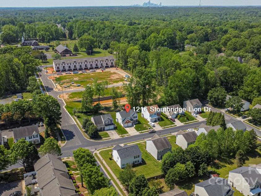 1216 Stourbridge Lion Drive, Charlotte, NC 28213.  MLS# CAR4246174, YatesRealty ID 11716. 