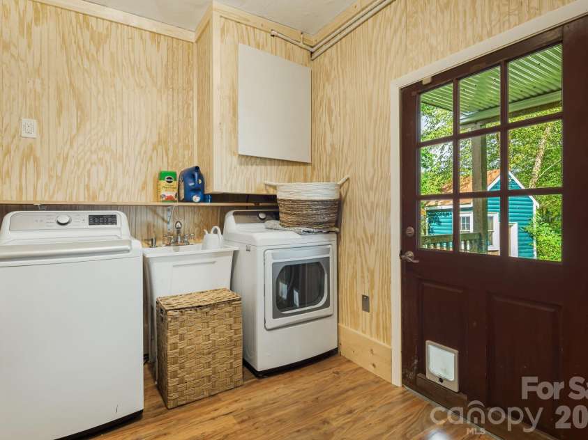 25 Pinewood Drive, Waynesville, NC 28786.  MLS# CAR4369385, YatesRealty ID 11716. 