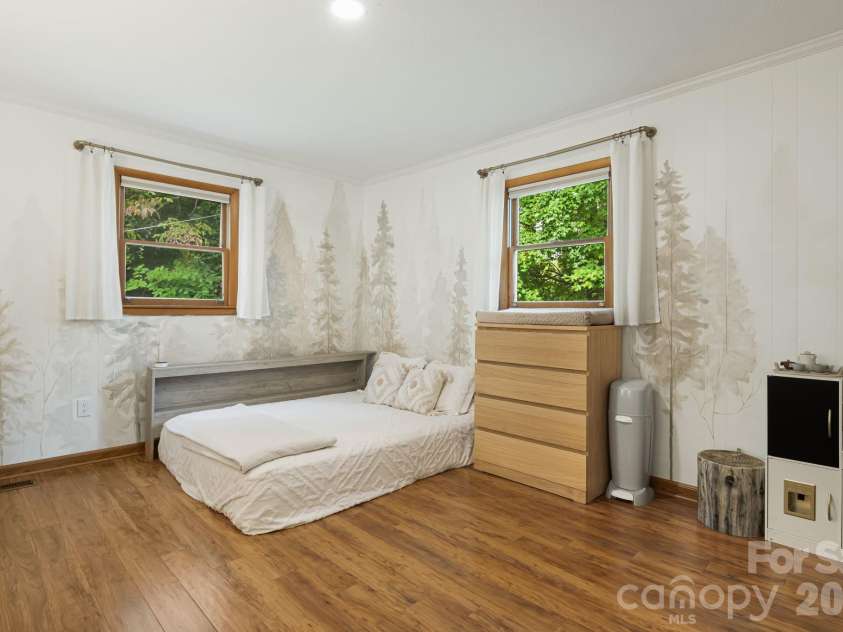 25 Pinewood Drive, Waynesville, NC 28786.  MLS# CAR4369385, YatesRealty ID 11716. 