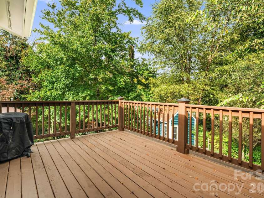 25 Pinewood Drive, Waynesville, NC 28786.  MLS# CAR4369385, YatesRealty ID 11716. 