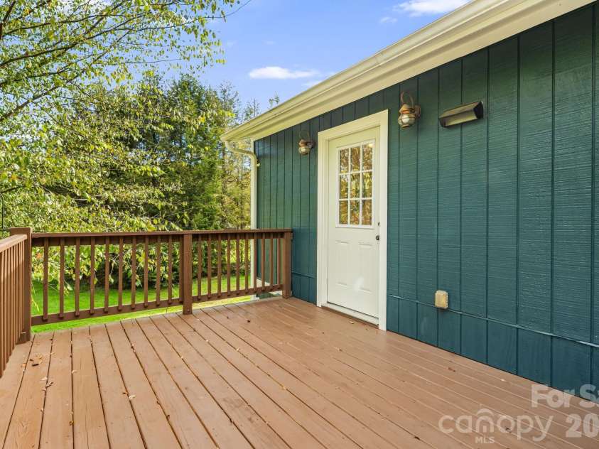25 Pinewood Drive, Waynesville, NC 28786.  MLS# CAR4369385, YatesRealty ID 11716. 