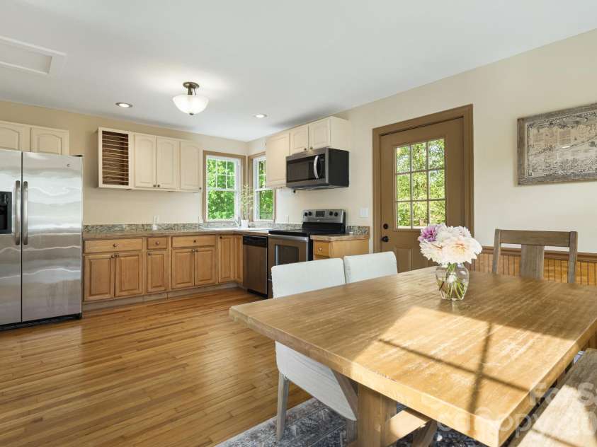 25 Pinewood Drive, Waynesville, NC 28786.  MLS# CAR4369385, YatesRealty ID 11716. 