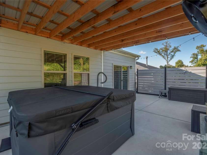 5304 Turtle Creek Drive, Denver, NC 28037.  MLS# CAR4189067, YatesRealty ID 11717. 