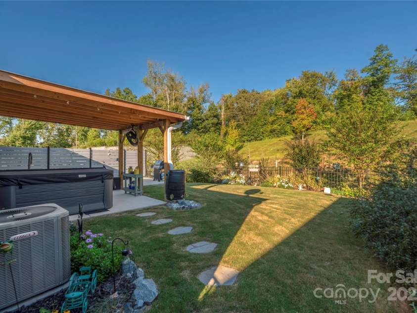 5304 Turtle Creek Drive, Denver, NC 28037.  MLS# CAR4189067, YatesRealty ID 11717. Gorgeous backyard