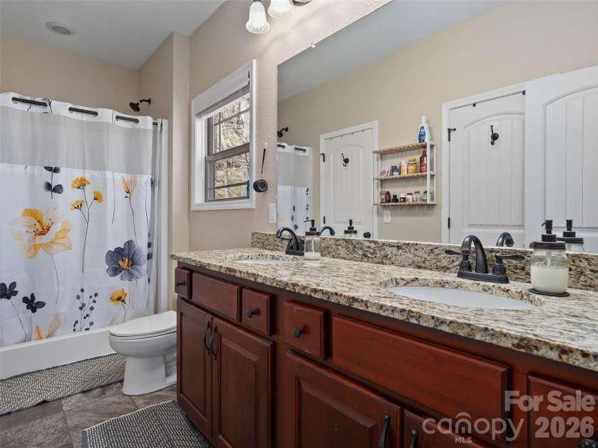 4823 Max Patch Road, Clyde, NC 28721.  MLS# CAR4369994, YatesRealty ID 11718. 