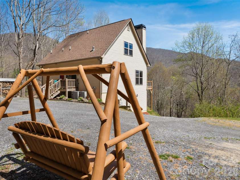 4823 Max Patch Road, Clyde, NC 28721.  MLS# CAR4369994, YatesRealty ID 11718. 