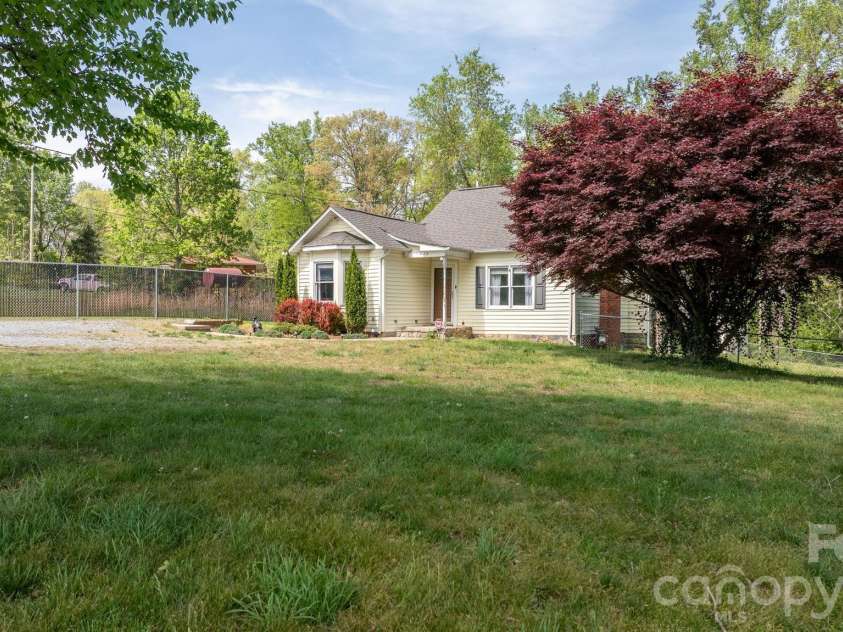 715 Main Street, Hudson, NC 28638.  MLS# CAR4370024, YatesRealty ID 11719. 