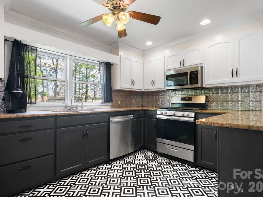 715 Main Street, Hudson, NC 28638.  MLS# CAR4370024, YatesRealty ID 11719. 