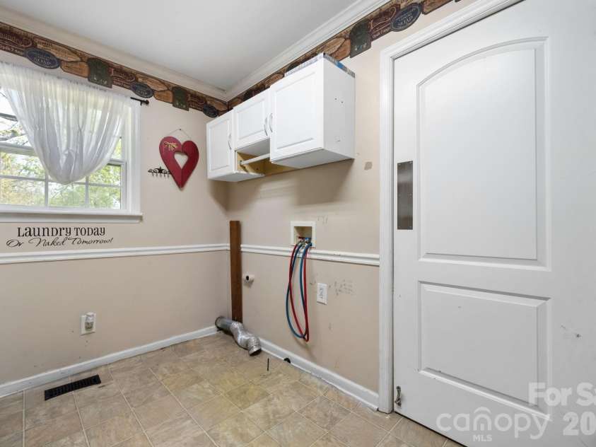 715 Main Street, Hudson, NC 28638.  MLS# CAR4370024, YatesRealty ID 11719. 