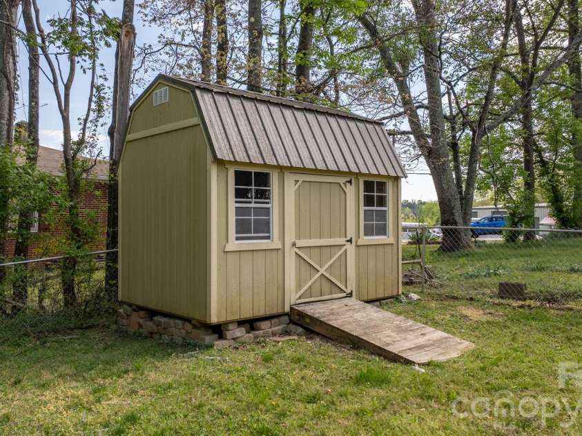 715 Main Street, Hudson, NC 28638.  MLS# CAR4370024, YatesRealty ID 11719. 