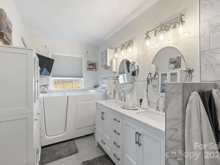 100 Lindsay Drive, Archdale, NC 27263.  MLS# CAR4326944, YatesRealty ID 1172. 