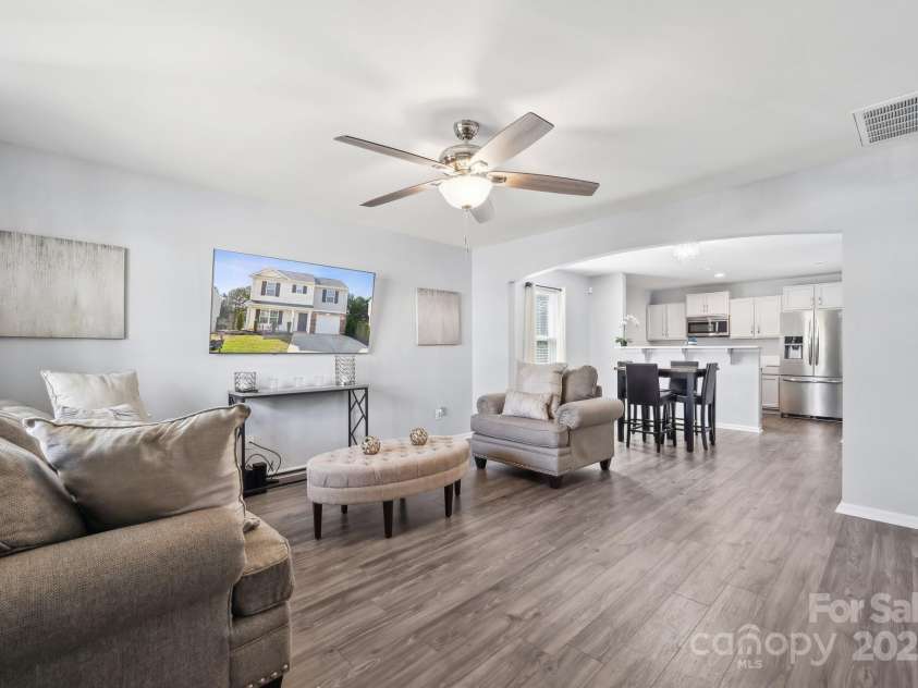 509 Ellingsworth Lane, Charlotte, NC 28214.  MLS# CAR4252053, YatesRealty ID 11720. 