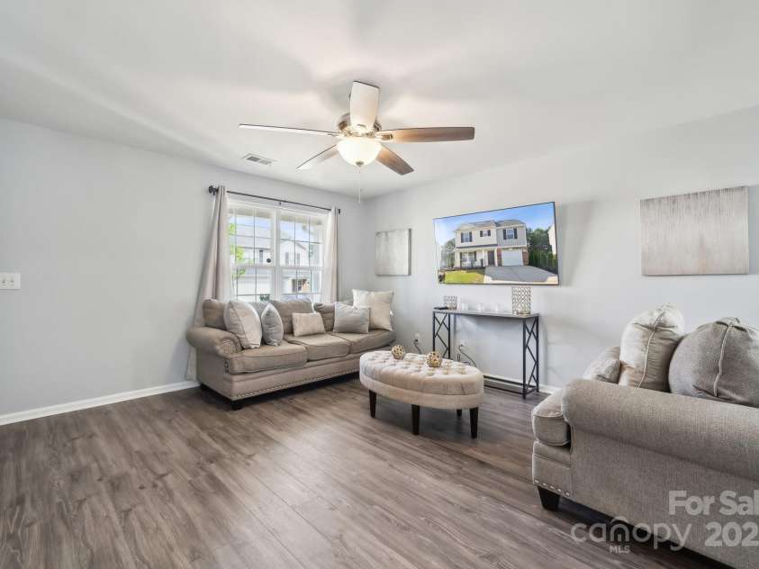 509 Ellingsworth Lane, Charlotte, NC 28214.  MLS# CAR4252053, YatesRealty ID 11720. 