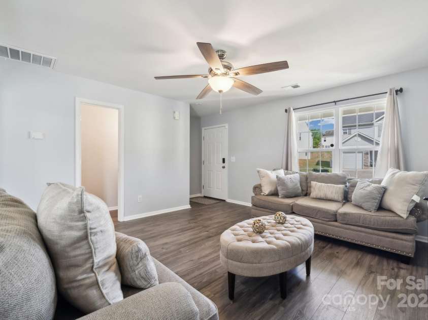 509 Ellingsworth Lane, Charlotte, NC 28214.  MLS# CAR4252053, YatesRealty ID 11720. 