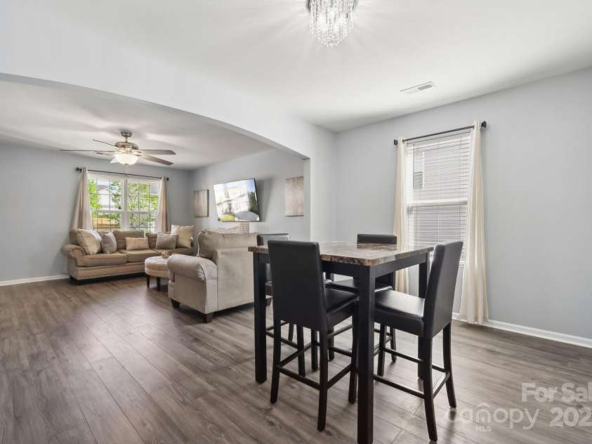 509 Ellingsworth Lane, Charlotte, NC 28214.  MLS# CAR4252053, YatesRealty ID 11720. 
