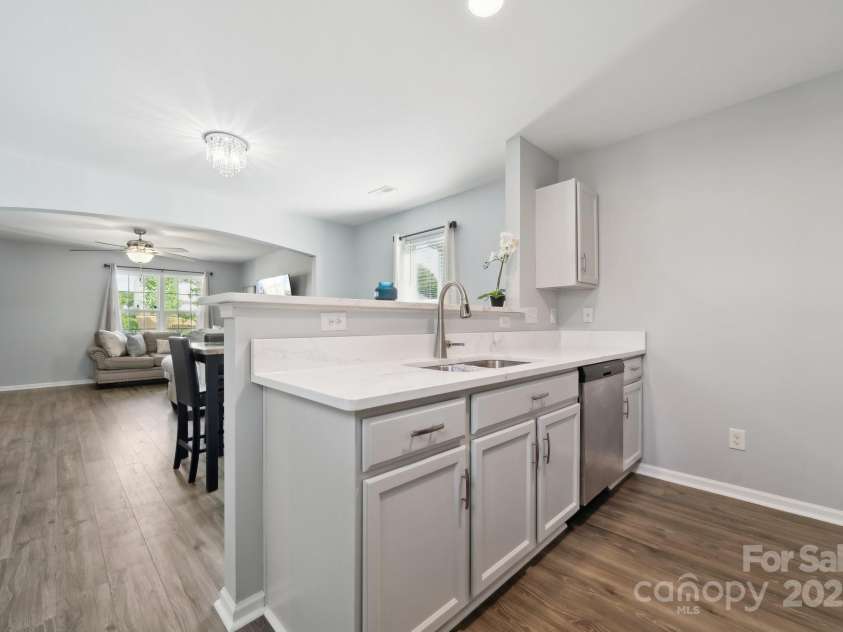 509 Ellingsworth Lane, Charlotte, NC 28214.  MLS# CAR4252053, YatesRealty ID 11720. 