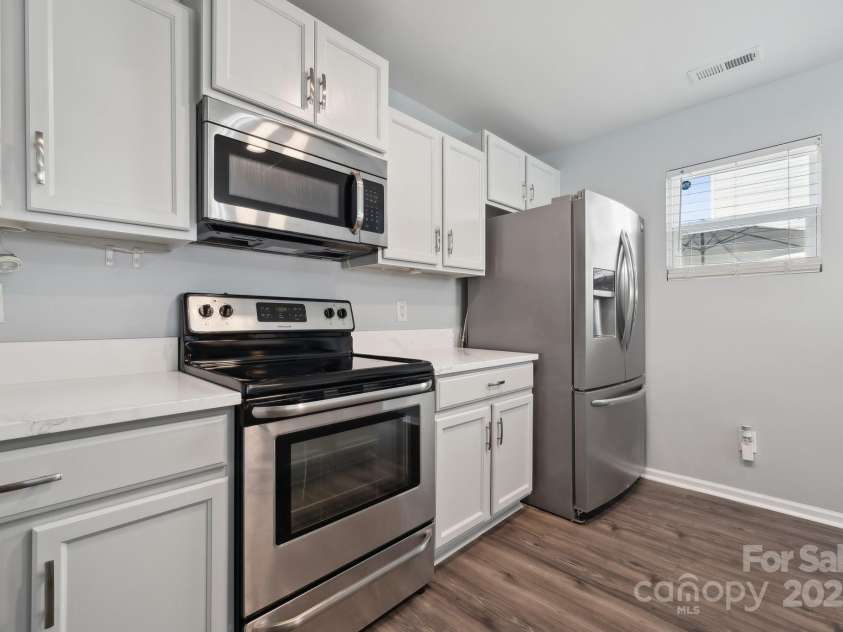 509 Ellingsworth Lane, Charlotte, NC 28214.  MLS# CAR4252053, YatesRealty ID 11720. 
