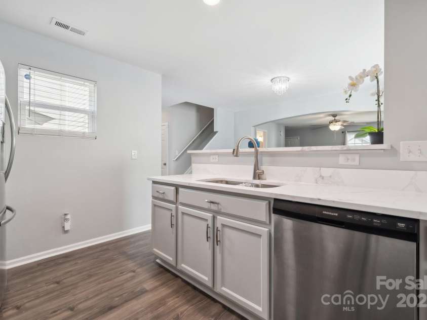 509 Ellingsworth Lane, Charlotte, NC 28214.  MLS# CAR4252053, YatesRealty ID 11720. 