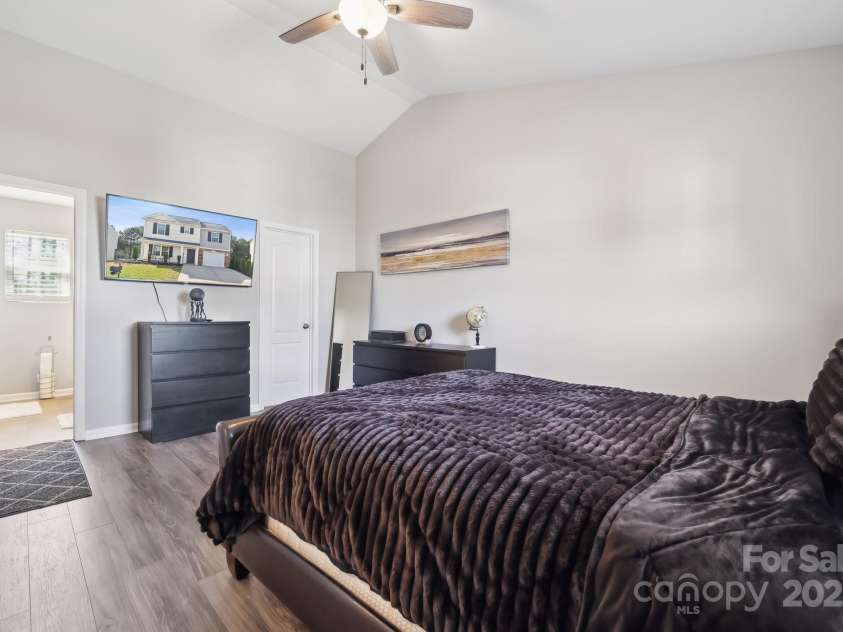 509 Ellingsworth Lane, Charlotte, NC 28214.  MLS# CAR4252053, YatesRealty ID 11720. 