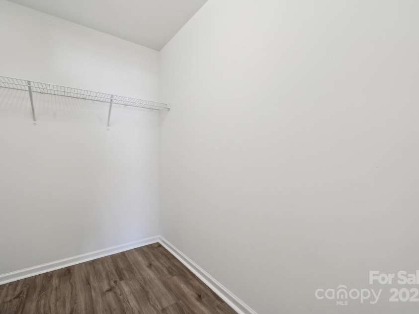 509 Ellingsworth Lane, Charlotte, NC 28214.  MLS# CAR4252053, YatesRealty ID 11720. 