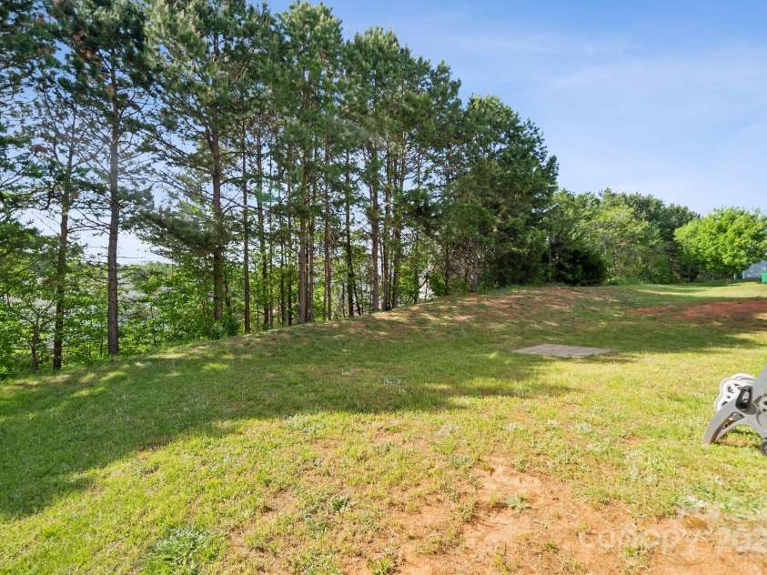 509 Ellingsworth Lane, Charlotte, NC 28214.  MLS# CAR4252053, YatesRealty ID 11720. 
