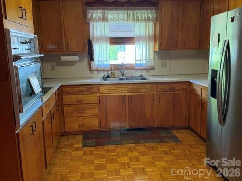 725 Fieldstone Road, Mooresville, NC 28115.  MLS# CAR4368406, YatesRealty ID 11720. Kitchen