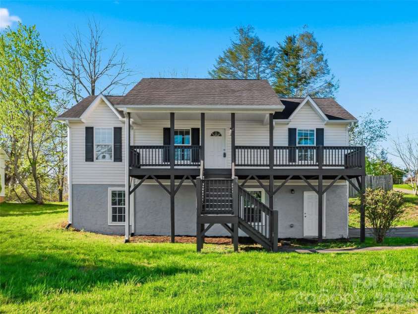 21 Shelburne Drive, Asheville, NC 28806.  MLS# CAR4370056, YatesRealty ID 11721. 