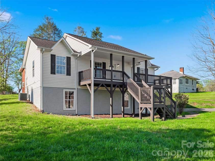21 Shelburne Drive, Asheville, NC 28806.  MLS# CAR4370056, YatesRealty ID 11721. 