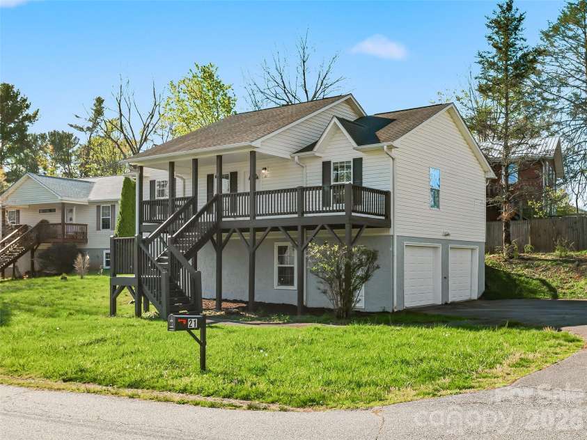 21 Shelburne Drive, Asheville, NC 28806.  MLS# CAR4370056, YatesRealty ID 11721. 
