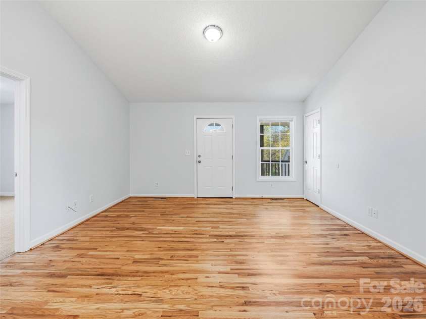 21 Shelburne Drive, Asheville, NC 28806.  MLS# CAR4370056, YatesRealty ID 11721. 