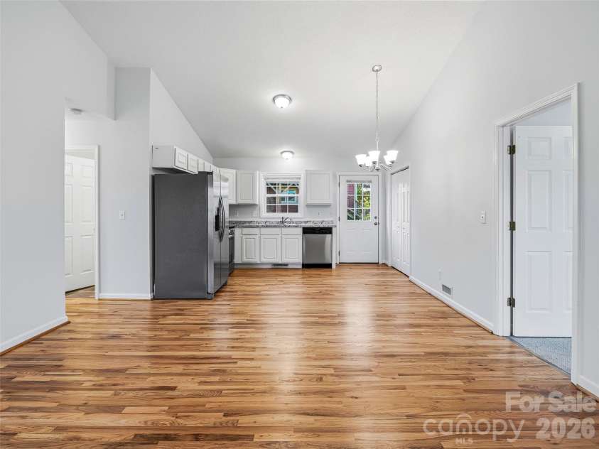 21 Shelburne Drive, Asheville, NC 28806.  MLS# CAR4370056, YatesRealty ID 11721. 