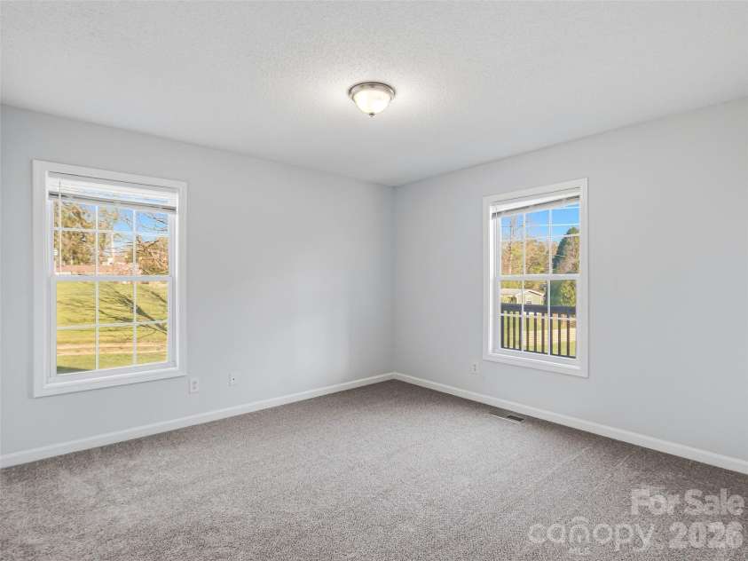 21 Shelburne Drive, Asheville, NC 28806.  MLS# CAR4370056, YatesRealty ID 11721. 