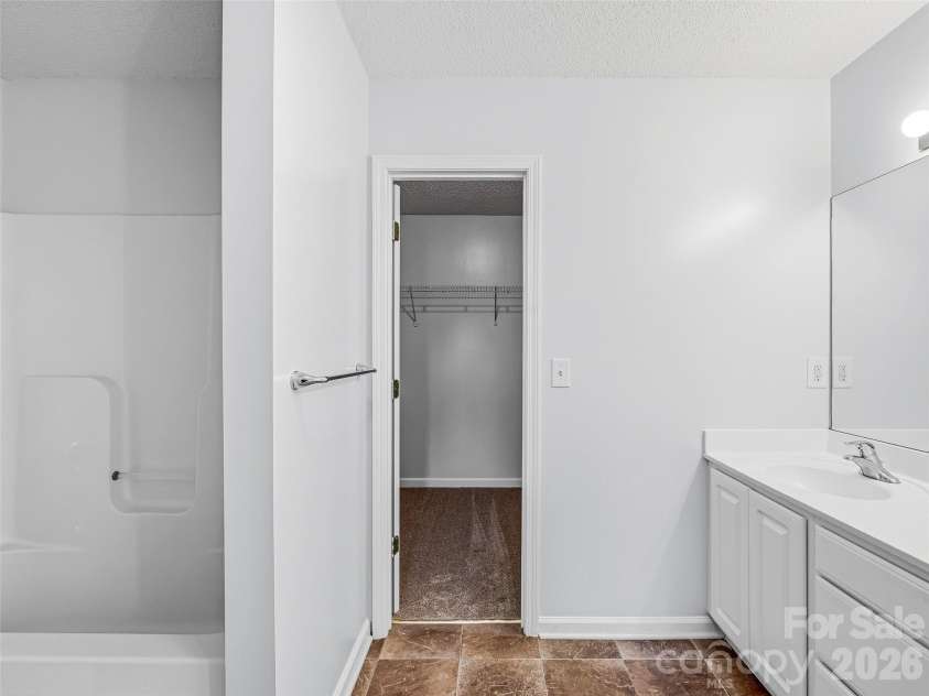 21 Shelburne Drive, Asheville, NC 28806.  MLS# CAR4370056, YatesRealty ID 11721. 