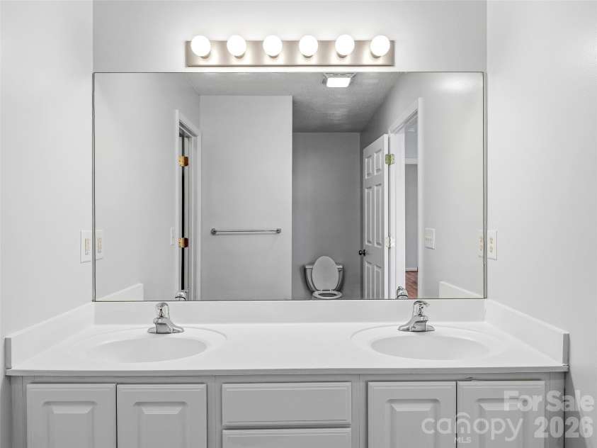 21 Shelburne Drive, Asheville, NC 28806.  MLS# CAR4370056, YatesRealty ID 11721. 