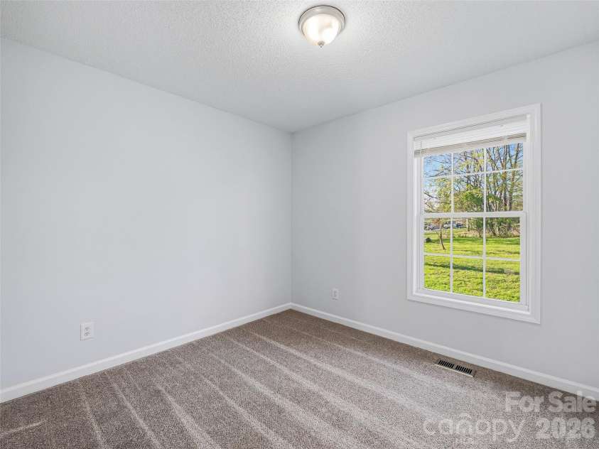 21 Shelburne Drive, Asheville, NC 28806.  MLS# CAR4370056, YatesRealty ID 11721. 